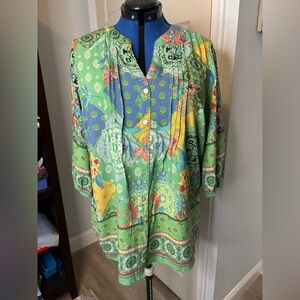 Figueroa and Flower Boho Floral
Button Down Blouse - Size XL.     K